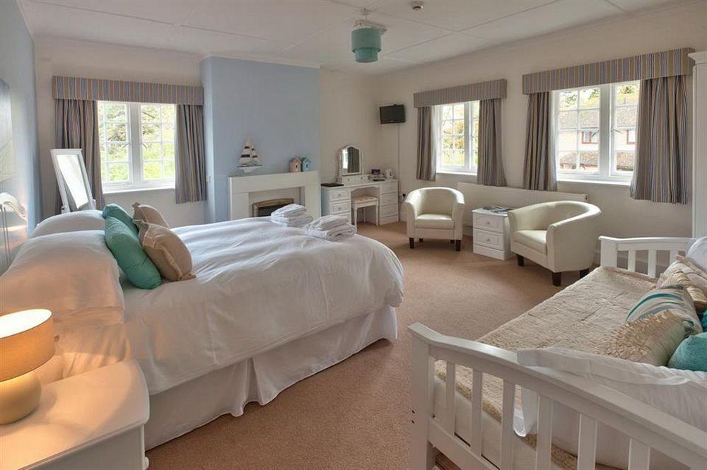 Bed and Breakfast The Fishbourne Fishbourne  Екстер'єр фото